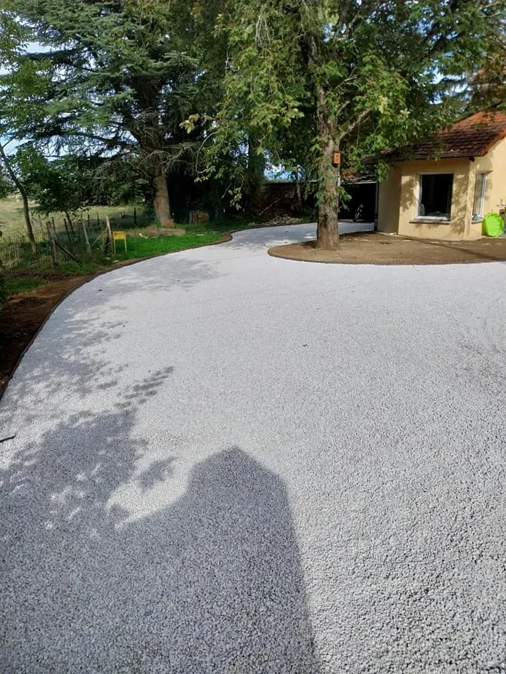 Aménagement extérieur près de Villefontaine